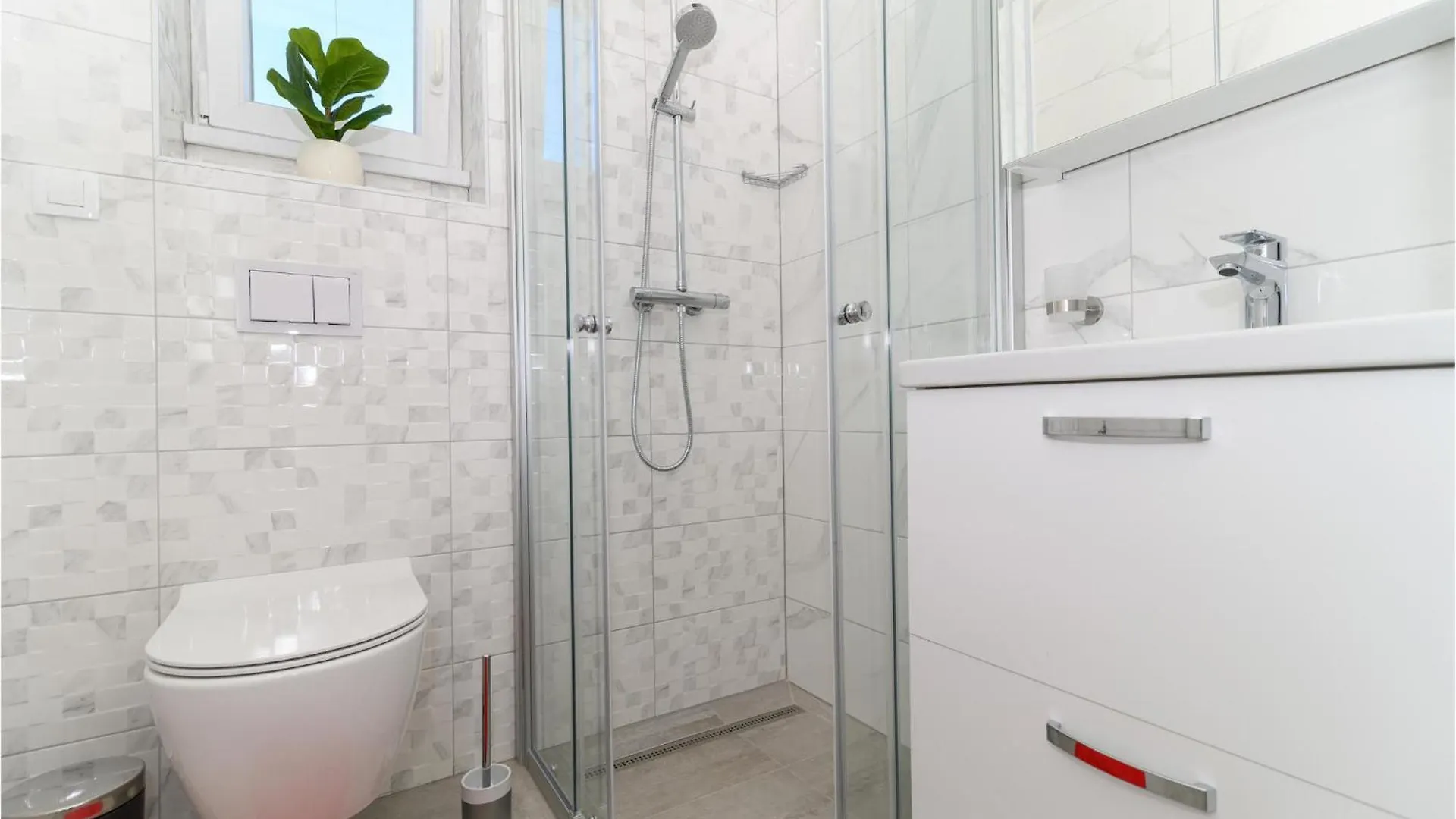 Beautiful Apartment In Seget Donji With Kitchen Trogir Croatia