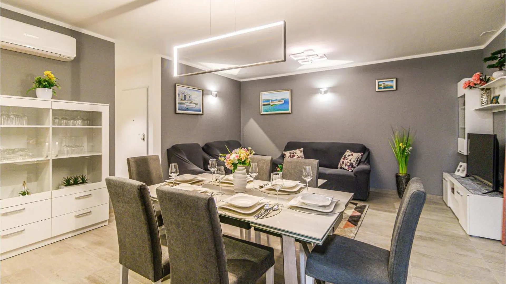 Beautiful Apartment In Seget Donji With Kitchen Trogir 0*,