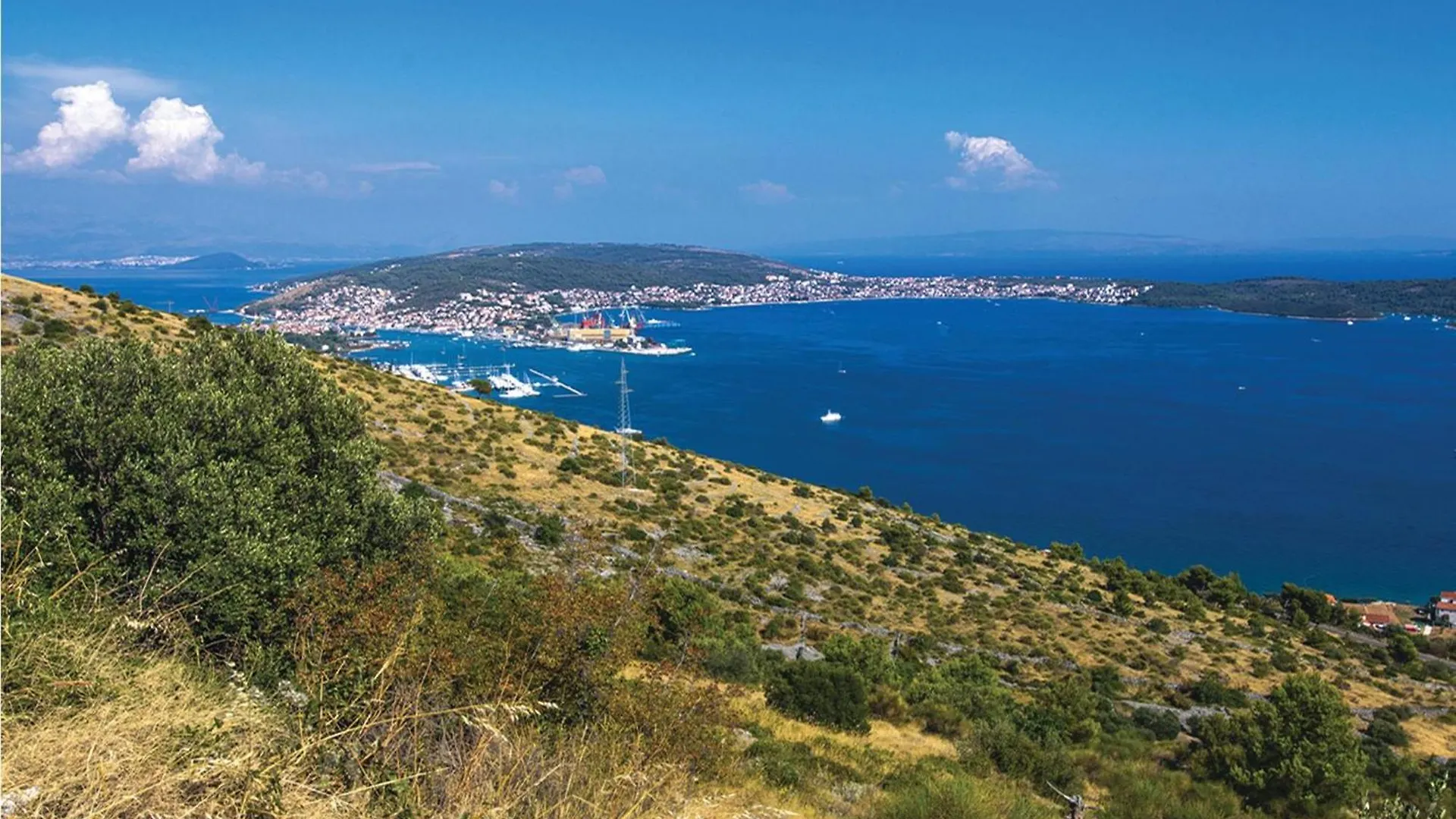 Beautiful Apartment In Seget Donji With Kitchen Trogir 0*,  Croatia