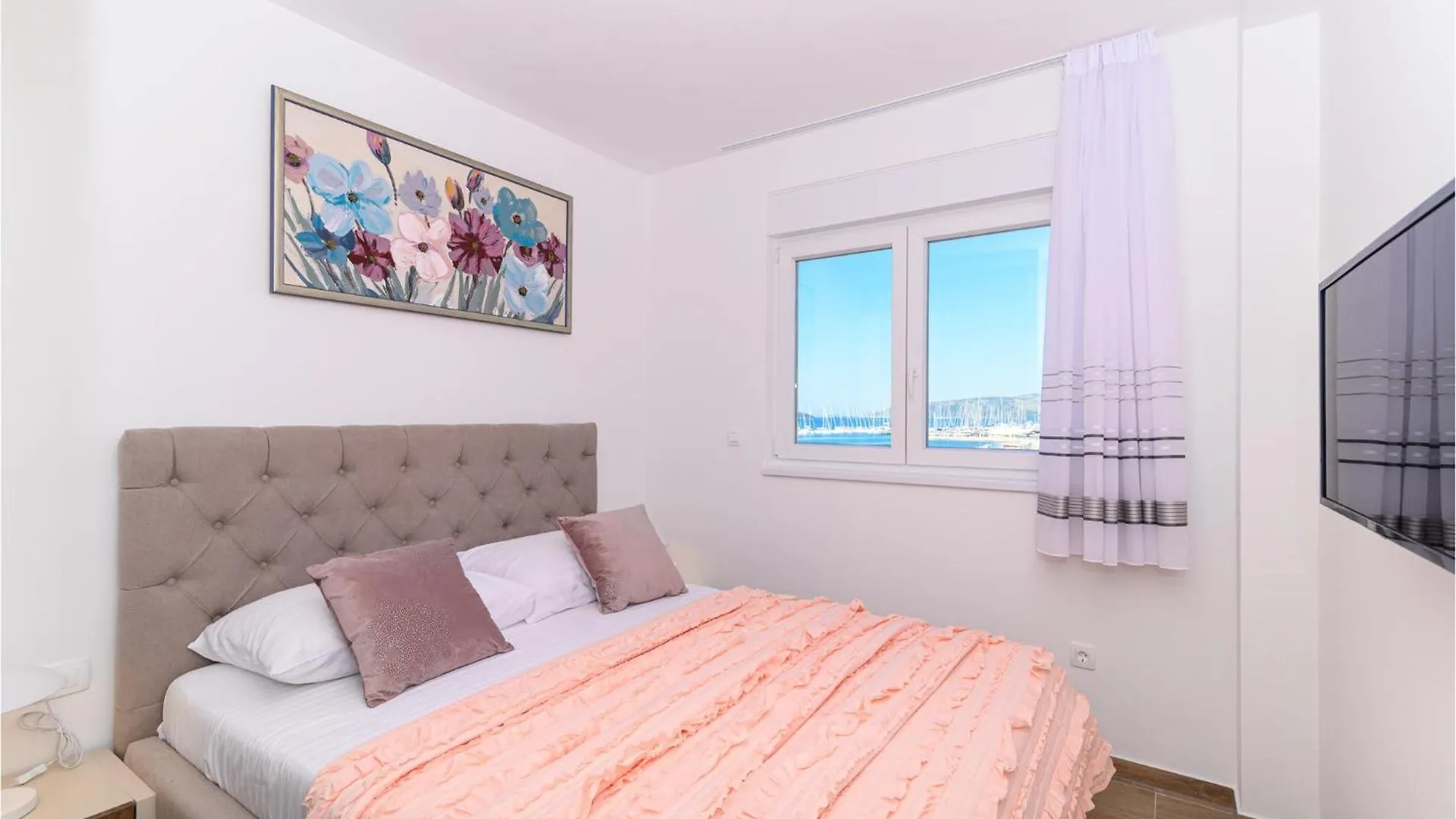 Beautiful Apartment In Seget Donji With Kitchen Trogir